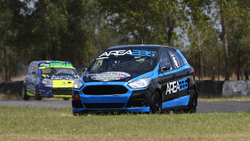 Los pilotos de Olavarría destacaron con su actuación en las series de la Clase Dos | Prensa APTP