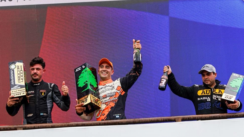 Emanuel Pérez Bravo celebró en lo más alto del podio de Toay tras imponerse en un duelo directo frente al actual campeón de la categoría | Prensa ProCar