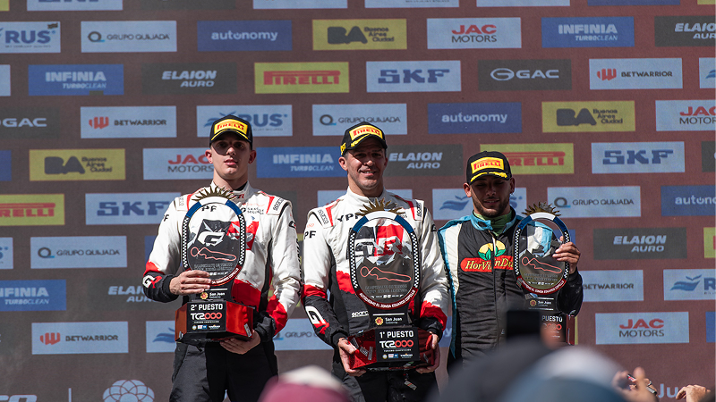 Matías Rossi celebró en lo más alto del podio de San Juan tras una remontada magistral | Prensa TC2000