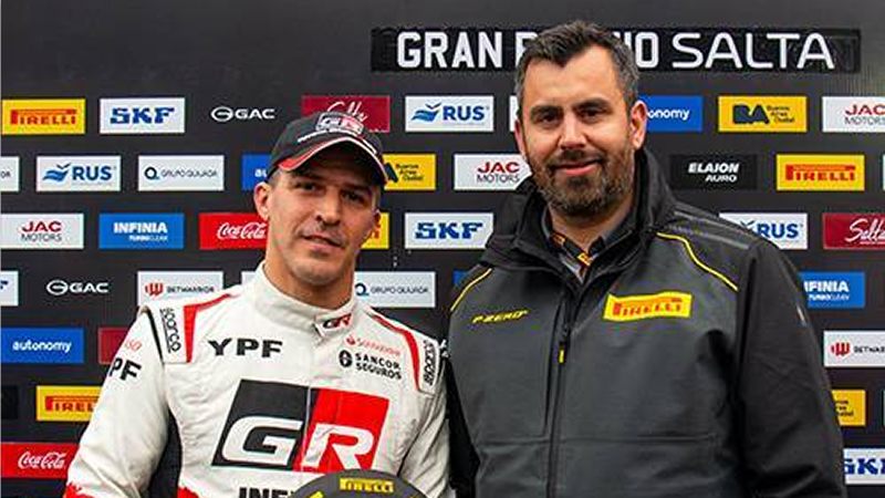 Matías Rossi festeja tras arrebatarle la pole a Vivian sobre el cierre de la clasificación en el trazado salteño | Prensa TC2000