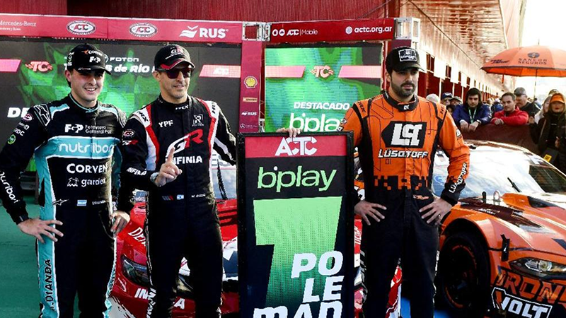 Matías Rossi celebra su pole número 41 en el Turismo Carretera tras marcar un nuevo récord histórico en el circuito de Termas de Río Hondo | Prensa ACTC