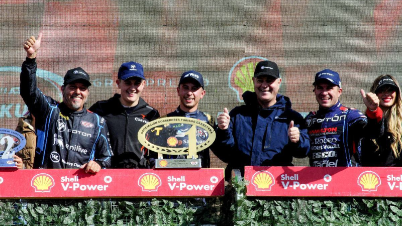 Tobías Martínez celebra su primer triunfo en las TC Pick Up, logrando la histórica hazaña de ganar en todos los niveles de la escalera de la ACTC | Prensa ACTC