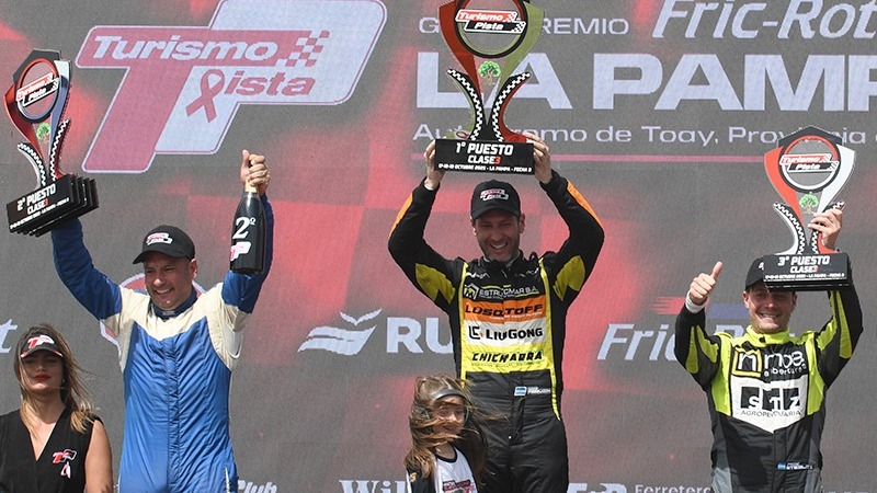 Nicolás Pezzucchi se llevó la victoria en la carrera de la Clase Tres del Turismo Pista en Toay