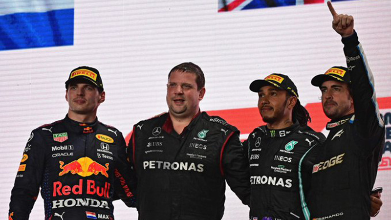 f121112