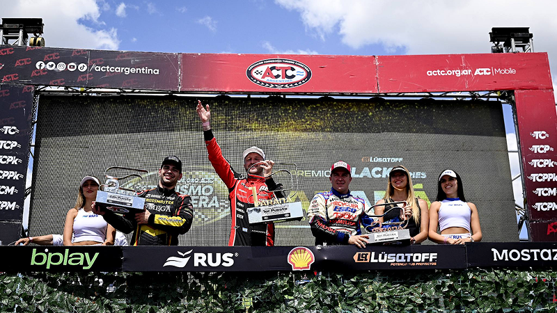 Canapino, Martínez y Werner en el podio