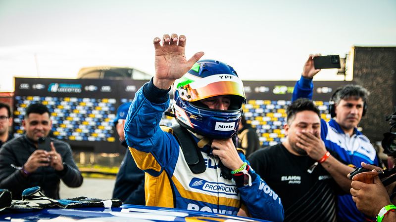 Franco Vivian completó una vuelta perfecta en el circuito de San Nicolás para asegurar la pole position y los primeros puntos del fin de semana | Prensa TC2000