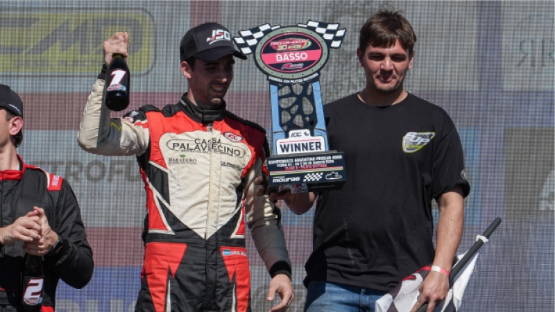 Juan Cruz Gallo selló la victoria de punta a punta en la final de invitados de la Clase B | Prensa ProCar 4000