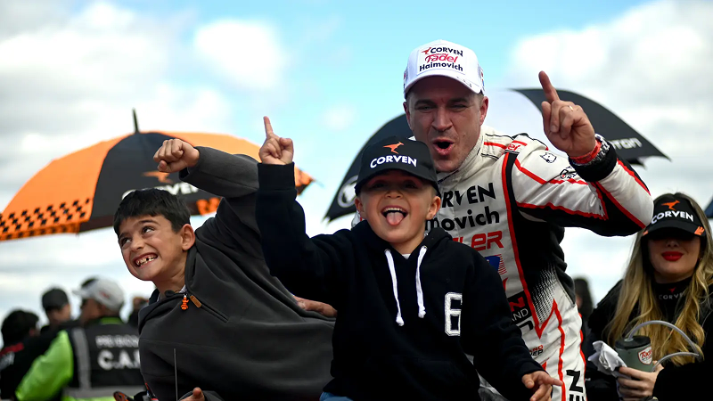 Mariano Werner celebra desde lo más alto del podio tras imponerse de principio a fin en San Luis | Gentileza ACTC