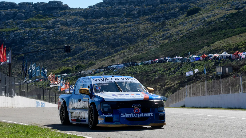 Otto Fritzler al volante de la Ford Ranger del Maquin Parts con la que marcó el mejor tiempo de los ensayos en Balcarce | Gentileza ACTC