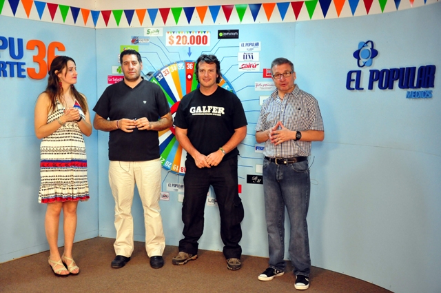 Juan José Gato Barbery concurrió al PopuSuerte 36 de Canal Local para entregar 2 entradas para la Gran Peña
