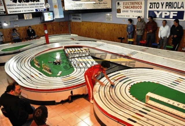 La Súper Pista del COA tiene actividad todos los días viernes, desde las 20.