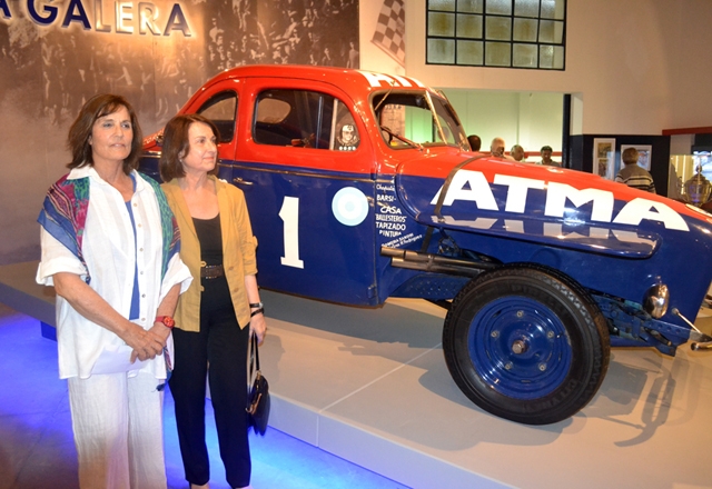 La felicidad de Silvia e Irma, las hijas de Torcuato, se refleja en el brillo de la Galera