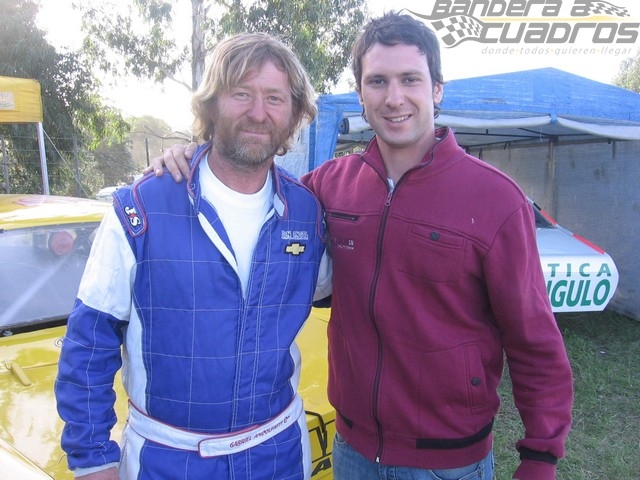 Gabriel Andolfatti junto con Nicolás Pezzucchi. El piloto del TC hizo el uno en invitados de la clase B de APAC. 