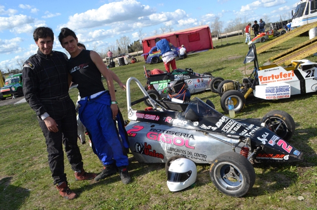 Los hermanos Gonzalo y Rodrigo Cesáreo. El menor quiero mantener el 2 en la Fórmula 5.