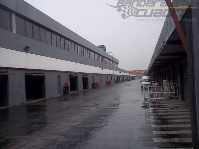 El Gálvez por dentro sin actividad por la aparición de la lluvia.