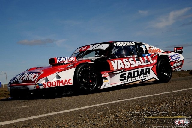 El campeón registró 1:33.907