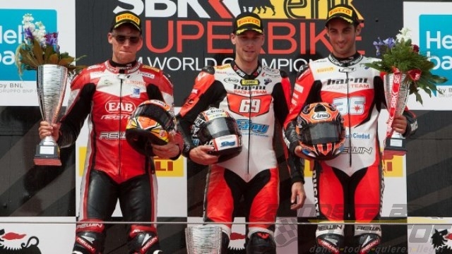 Mercado, el piloto del Ducati Barni Racing Team finalizó la carrera en el mítico recorrido de Imola en la tercera posición.