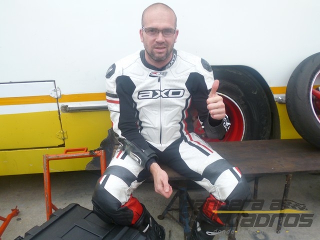 Juan José Spinella arrancó en el Bonaerense de Velocidad y sorprendió con el mejor tiempo clasificatorio en Moto 3 B.
