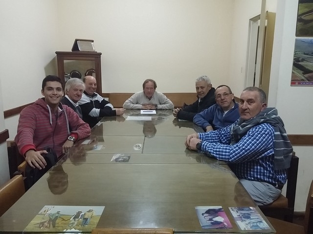 La reunión del T.A.C. con directivos del Petit Museo, definiendo la muestra para el mes de Diciembre.