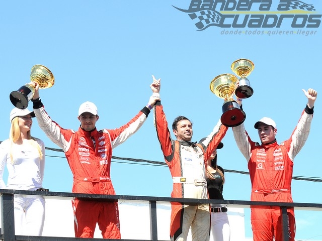 Rossi se sigue distanciando de Chapur en el campeonato.