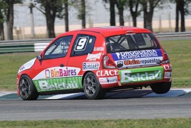 Ya tiene dos podios en la Clase 2 y se encuentra tercero en el campeonato del Turismo Nacional.