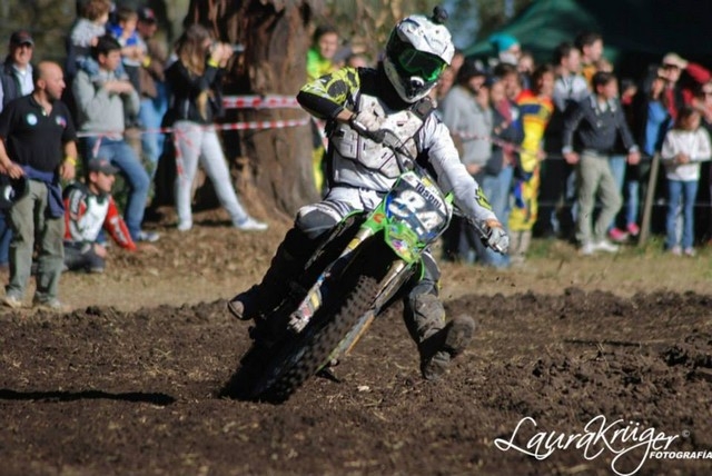 Ezequiel Tosoni se llevó las dos mangas en Junior.