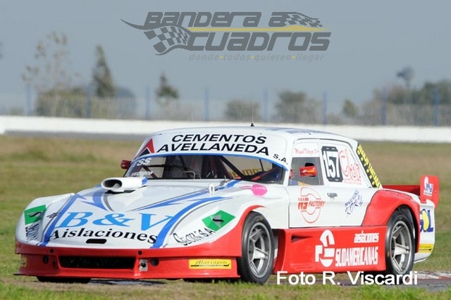 Miguel Velazco pretende vender su Ford de Procar 4000 para adquirir otra unidad.