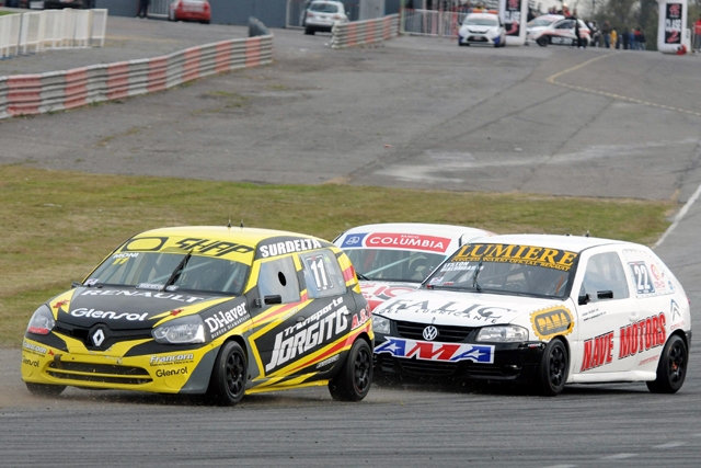 Agustín Herrera se destacó en la Clase 3 del Turismo Pista.