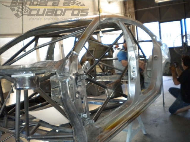 En los talleres del UR, El nuevo VW Vento que conducirá Luciano Ventricelli en la Clase 3 del Turismo Nacional.
